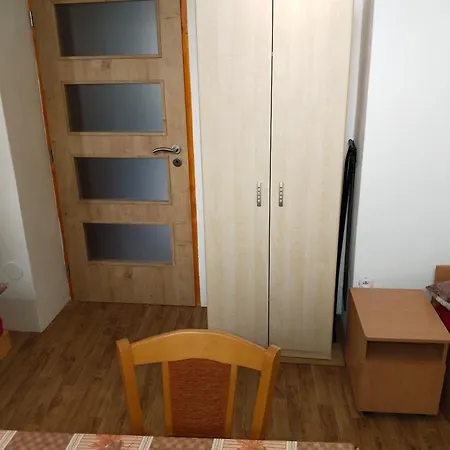 Apartman Se Dvema Loznicemi Zlín Esterno foto