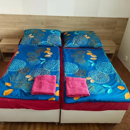 Apartman Se Dvema Loznicemi Zlín Esterno foto